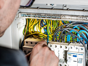 media-tension-8-energias-renovables